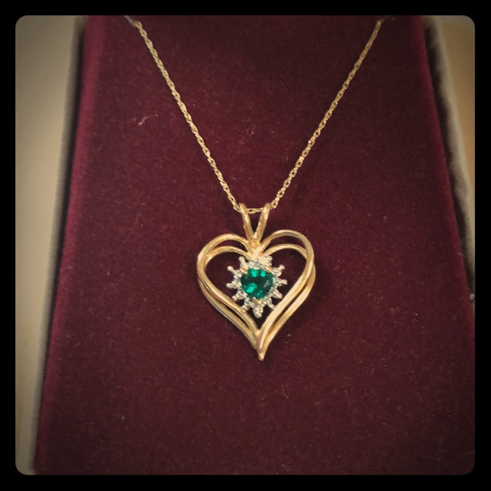 Emerald heart pendant